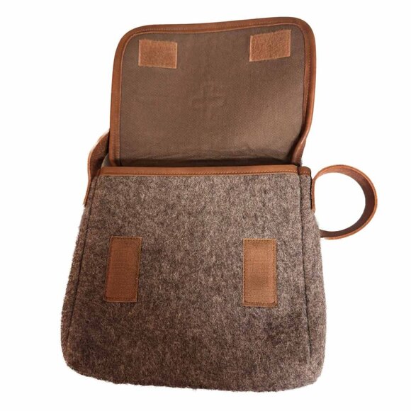 Karlen Swiss Boiled Wool Crossbody Bag – Alpine blanket bag - Picture 4 of 8